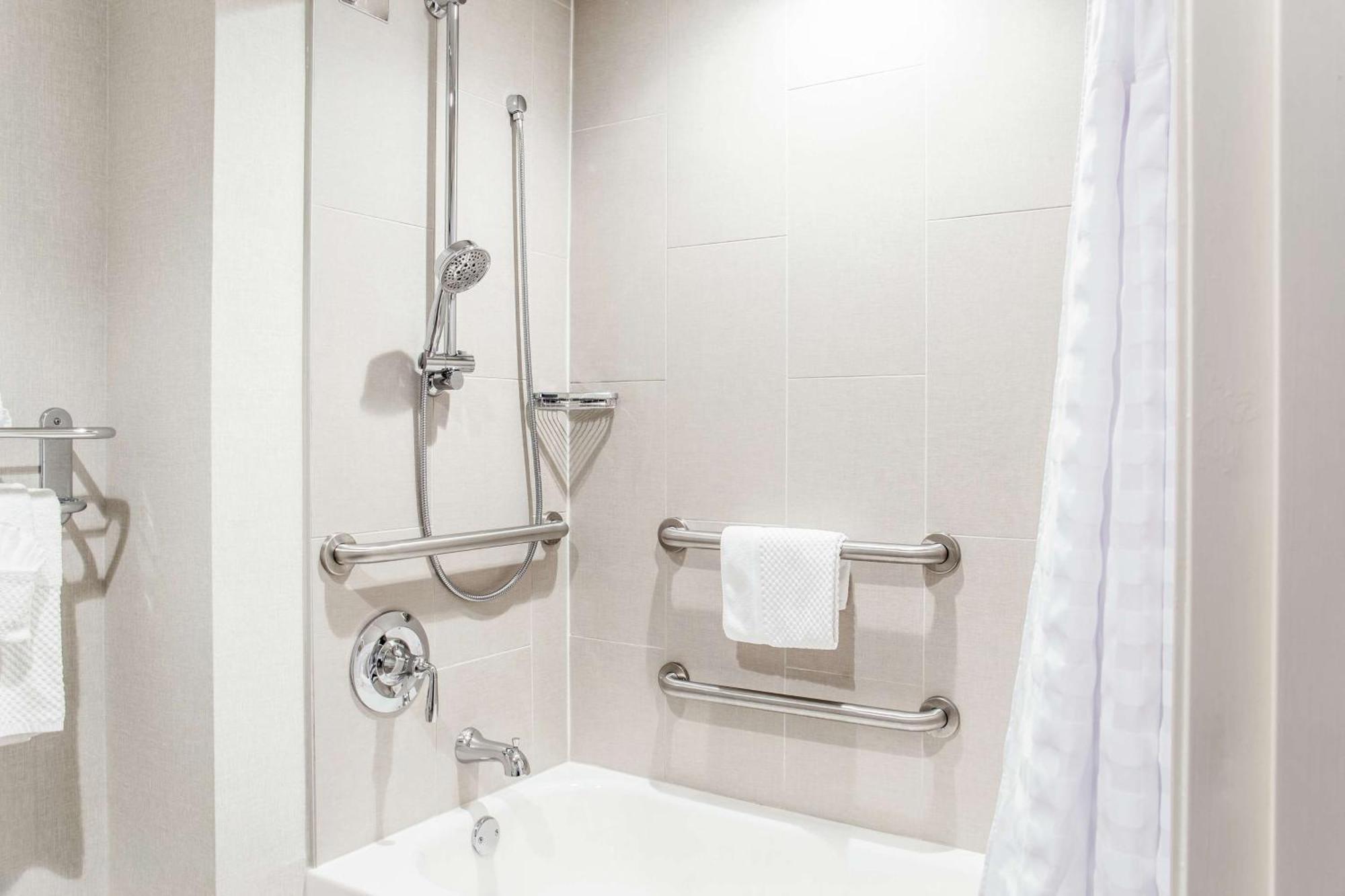 Doubletree By Hilton Pleasant Prairie Kenosha, Wi Hotel Bagian luar foto