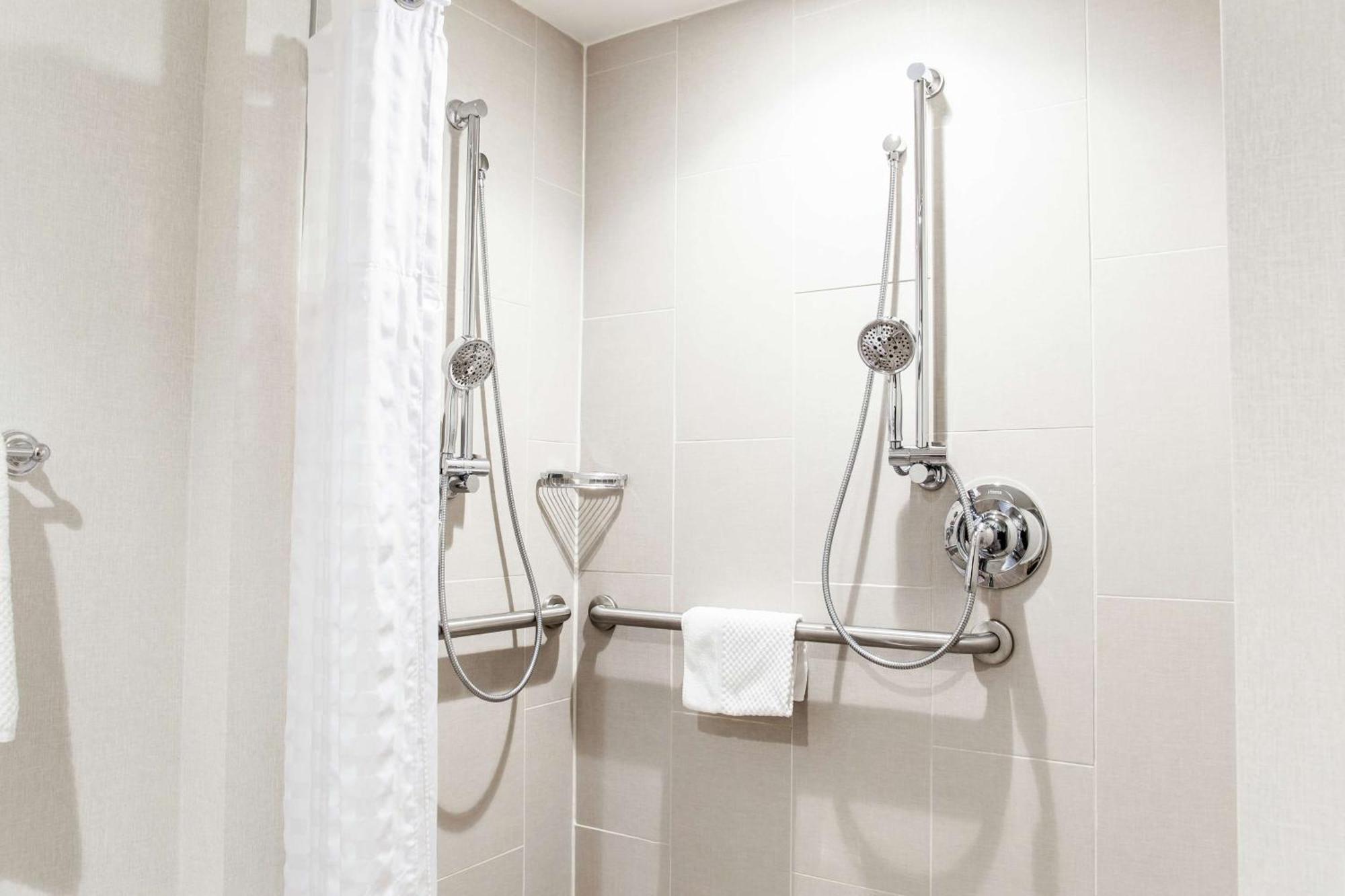 Doubletree By Hilton Pleasant Prairie Kenosha, Wi Hotel Bagian luar foto