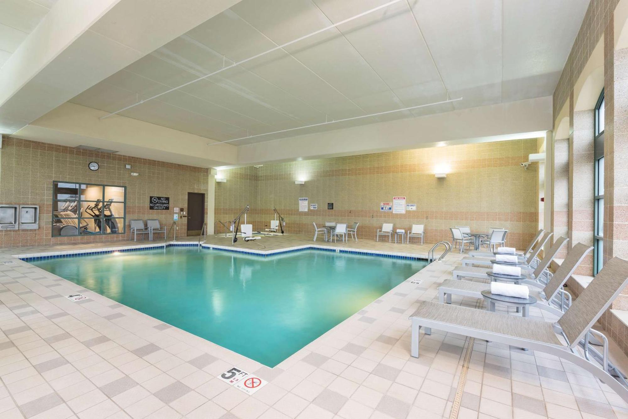 Doubletree By Hilton Pleasant Prairie Kenosha, Wi Hotel Bagian luar foto